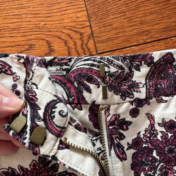 Ann Taylor Loft Paisley Shorts Size 8 - Picture 3 of 6